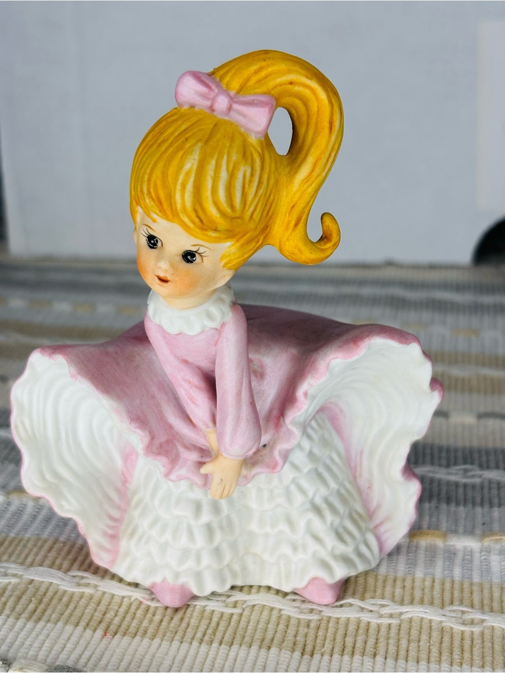Vintage Ceramic Girl Figurine - Picture 5 of 5